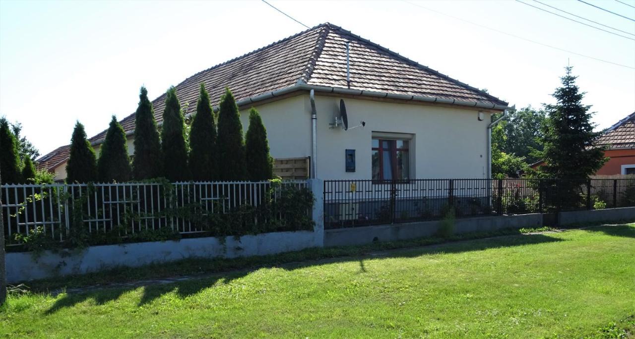 Melody Huis Поросло Экстерьер фото