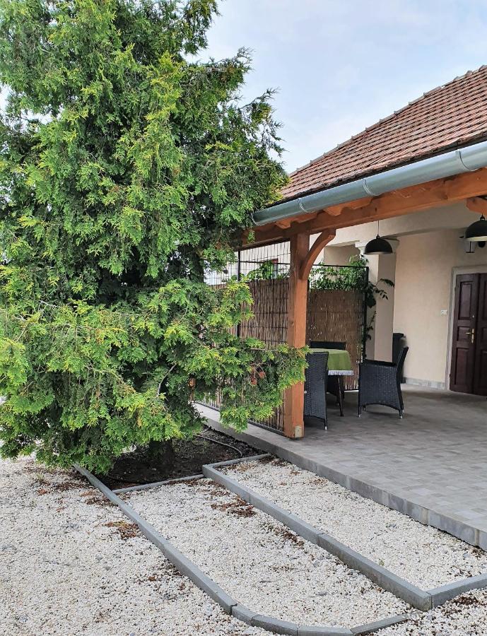 Melody Huis Поросло Экстерьер фото